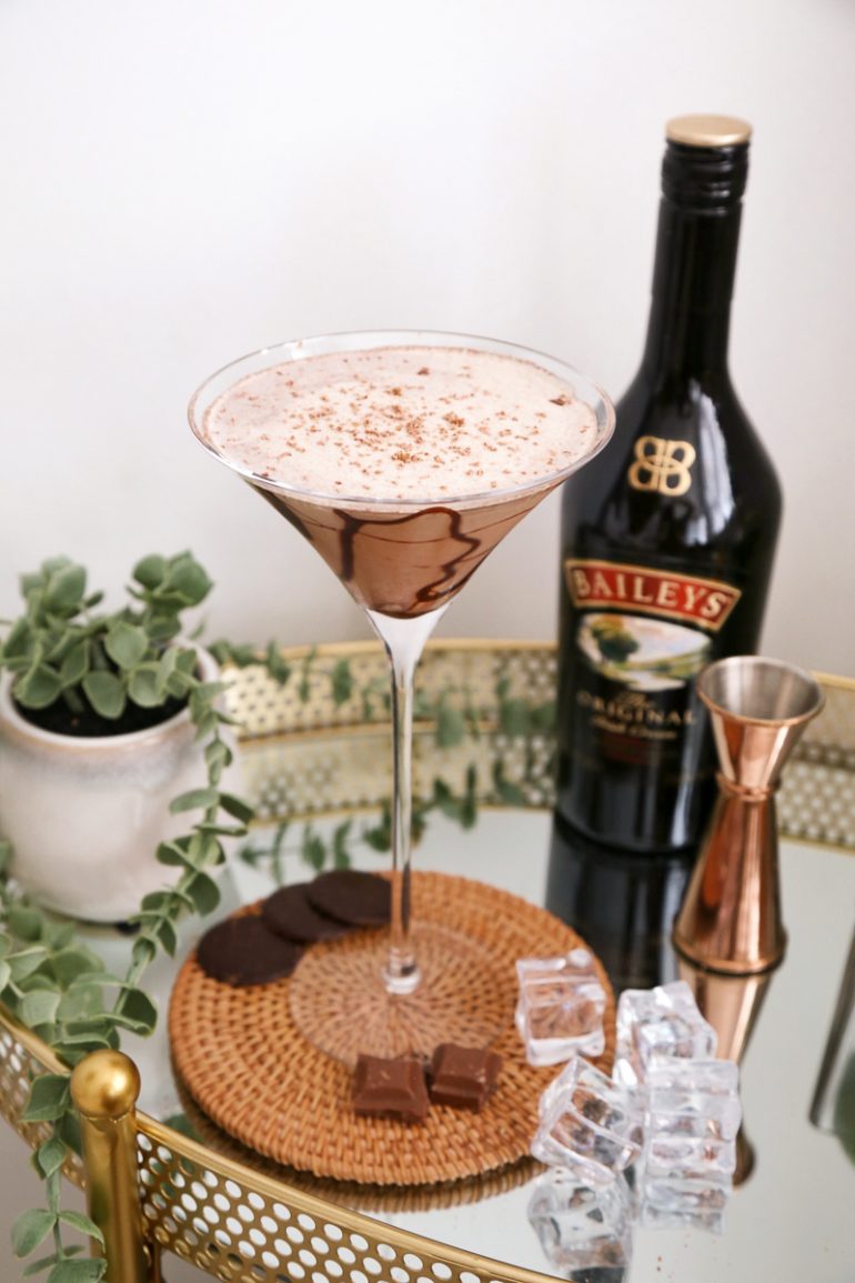 Chocolate Baileys Martini Recipe - Delicious Drinks with Baileys!